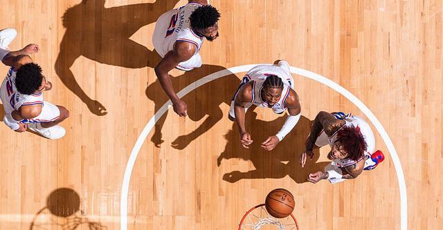 开云app体育下载-马克西33分恩比德27+8+4+2 76人轻取猛龙